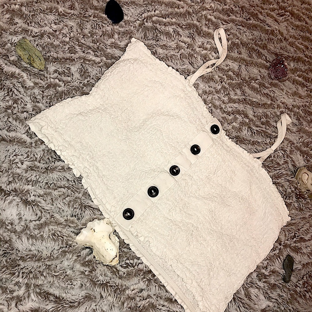 Cute White Wrinkled Button Crop Top
